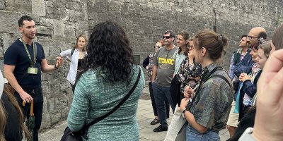 Original Dublin Highlights and Hidden Gems tour 3 hidden gems tour group outside